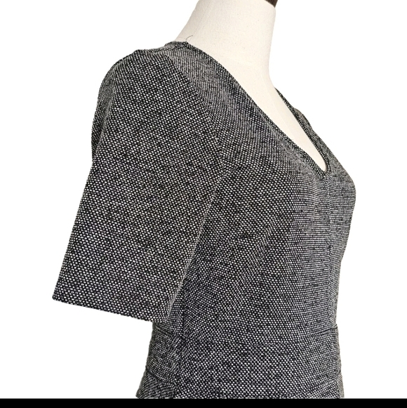 H&M Medium Black V-Neck Fit & Flare Casual Office Career Simple Minimal Dress - Picture 7 of 13